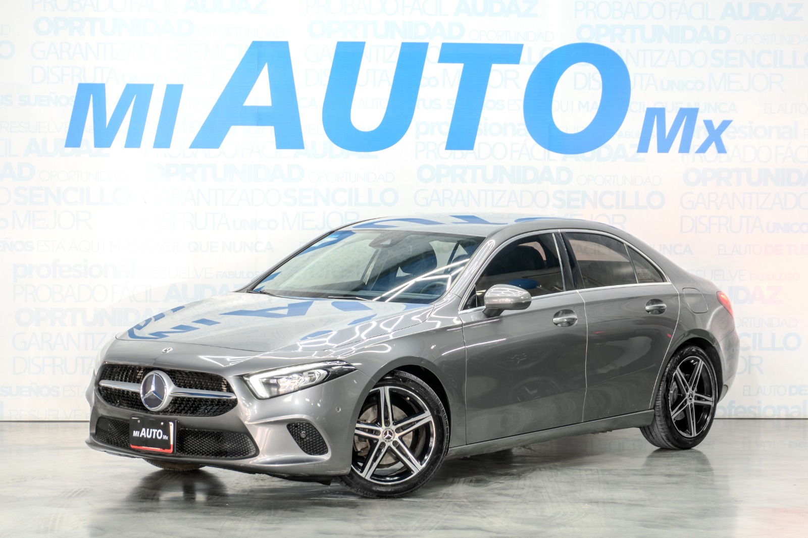 MERCEDES BENZ PROGRESSIVE A 200 2020